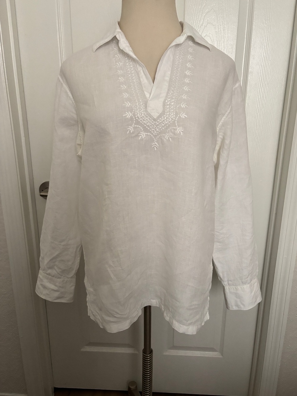 Banana Republic Women’s L White 100% Linen Embroidered Tunic Shirt Blouse Boho